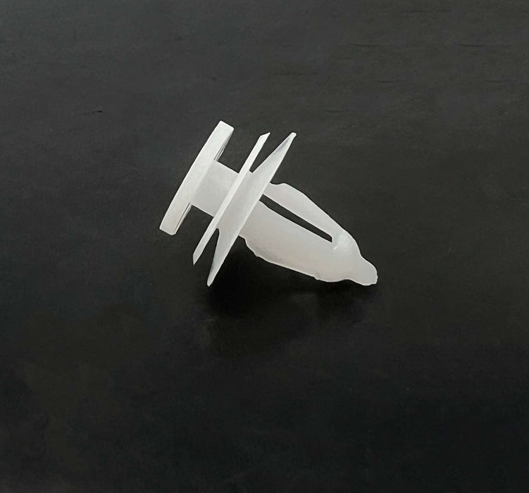 White Nylon Door Panel Retainers   7mm Hole 13mm Head 15mm Stem (Pack of 50)